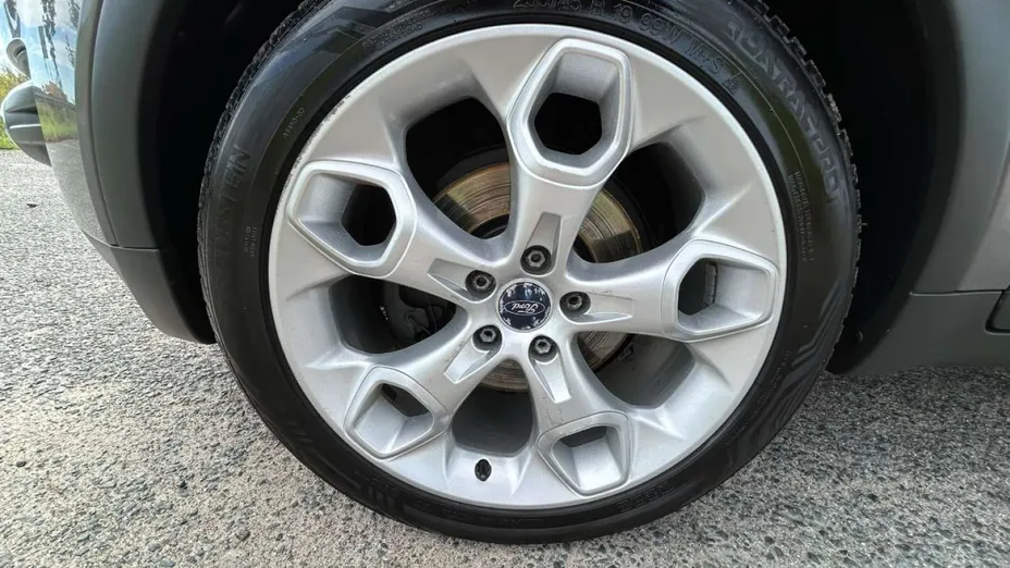 FORD Kuga -