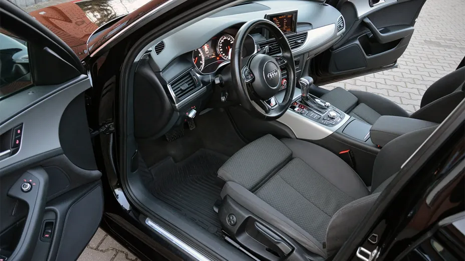 AUDI A6 -