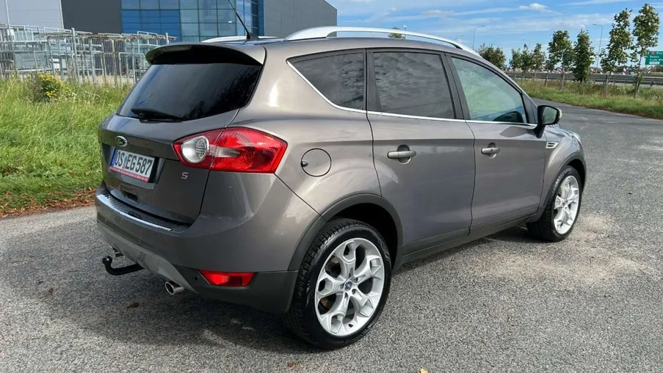 FORD Kuga -