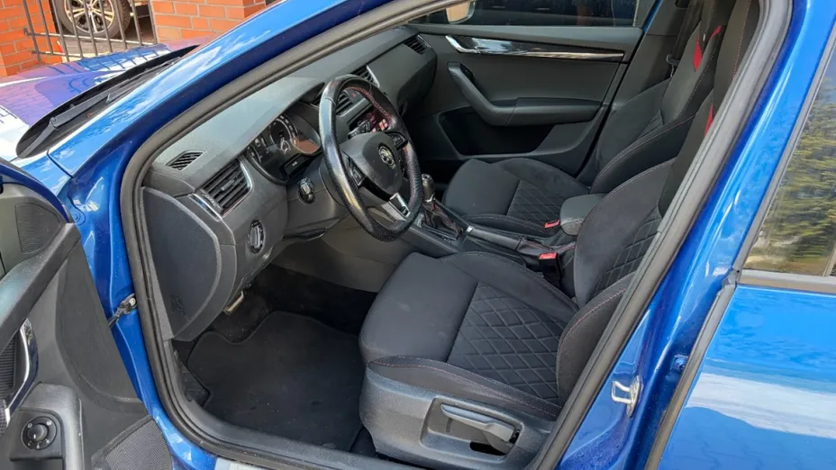 SKODA Octavia -