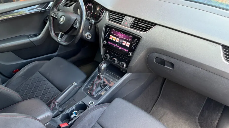 SKODA Octavia -