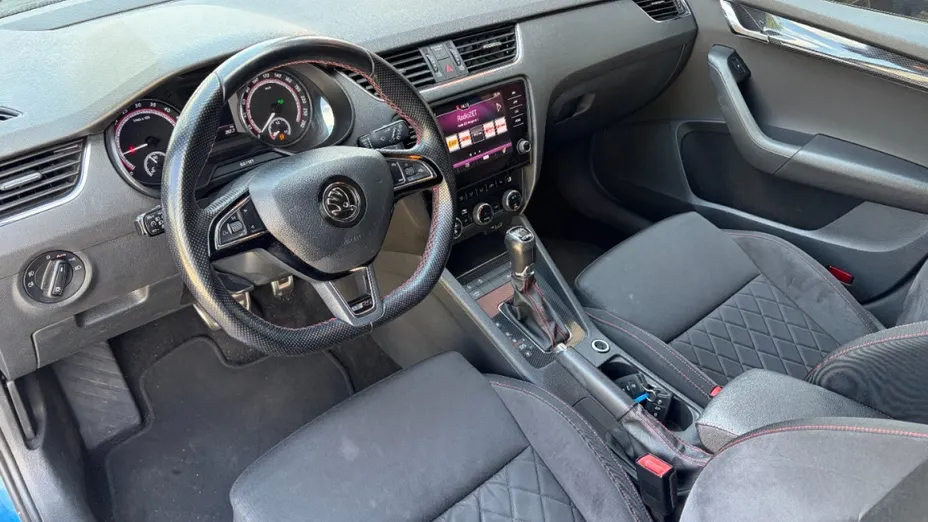 SKODA Octavia -
