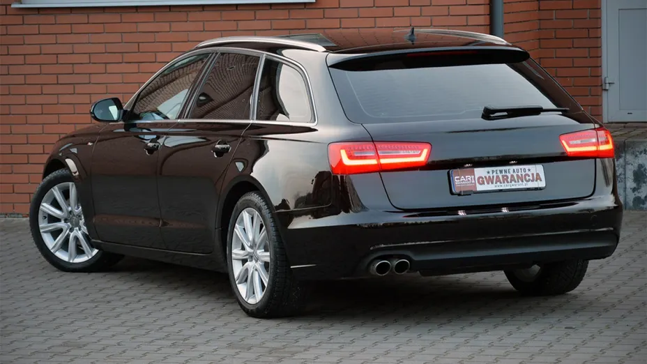AUDI A6 -