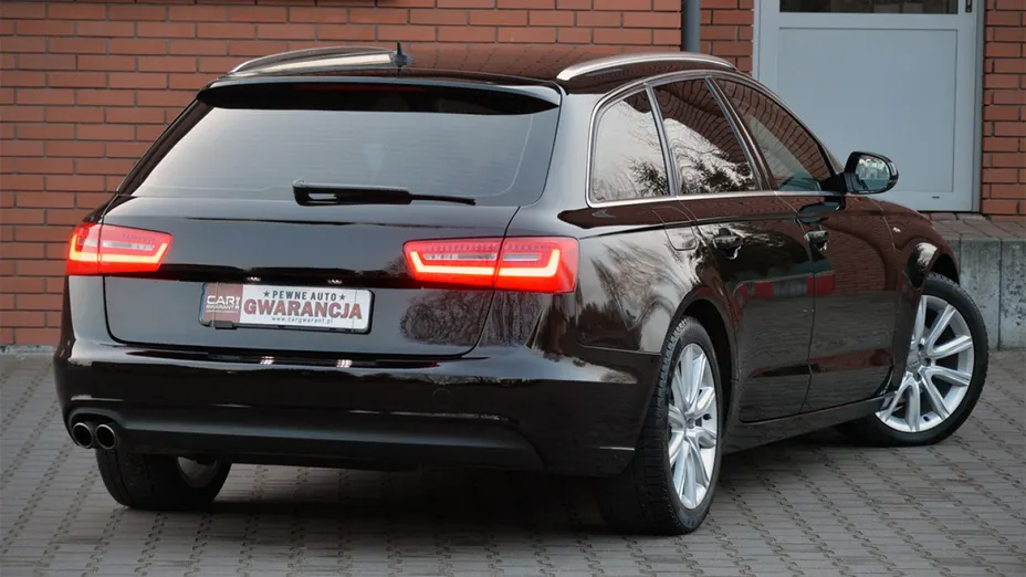 AUDI A6 -