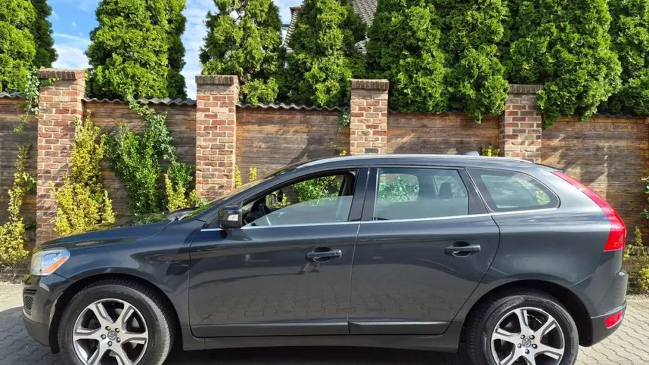 VOLVO XC60 -