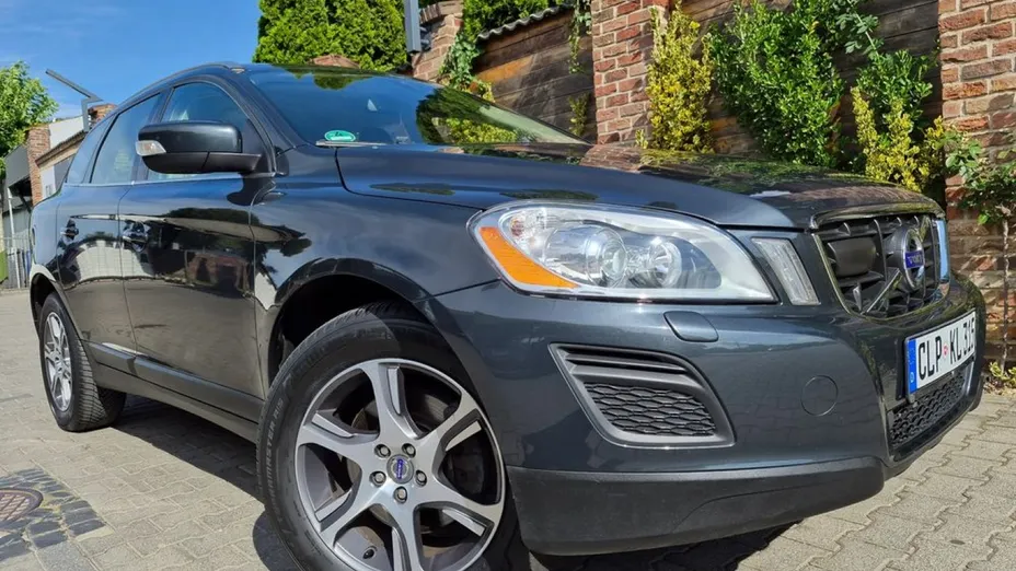 VOLVO XC60 -