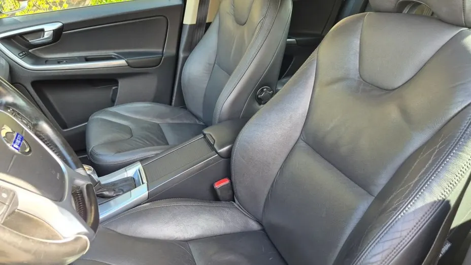 VOLVO XC60 -
