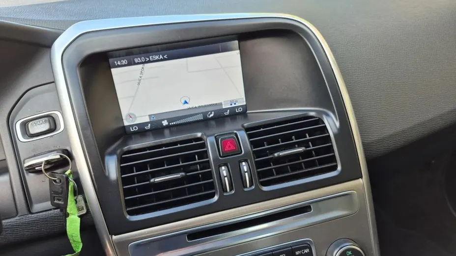 VOLVO XC60 -