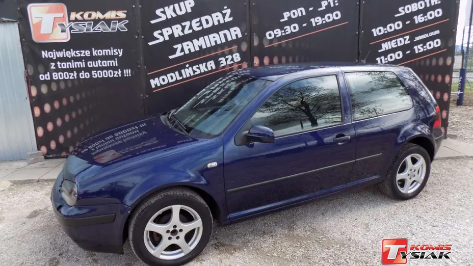 VOLKSWAGEN Golf -