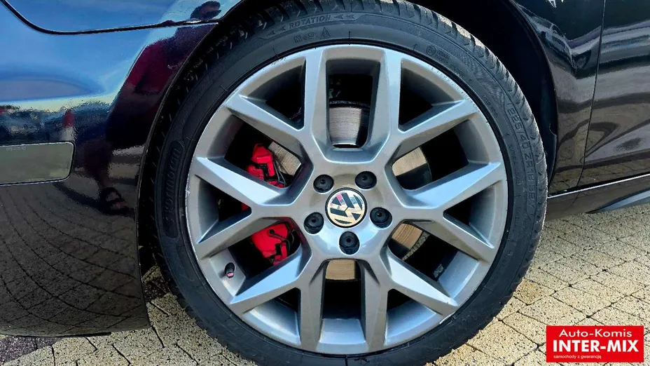 VOLKSWAGEN Golf -