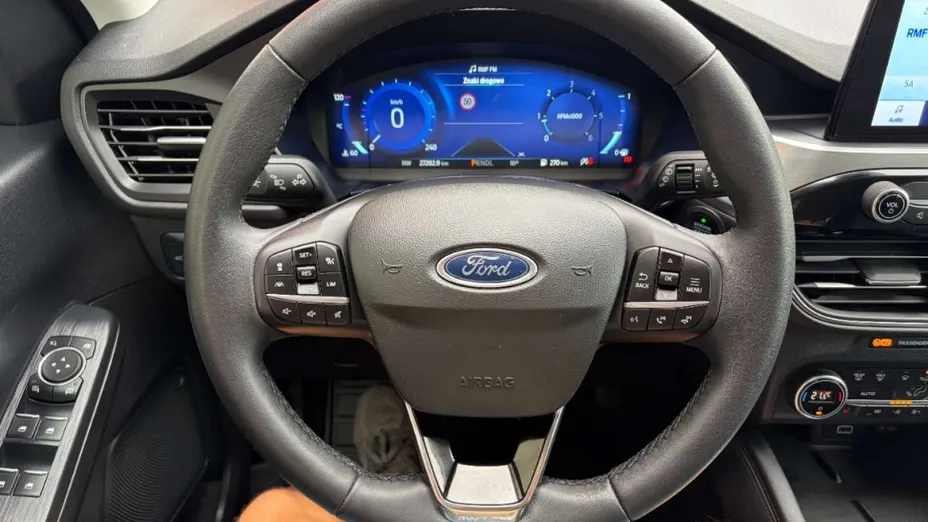 FORD Kuga -