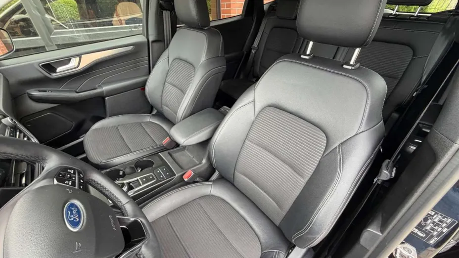 FORD Kuga -