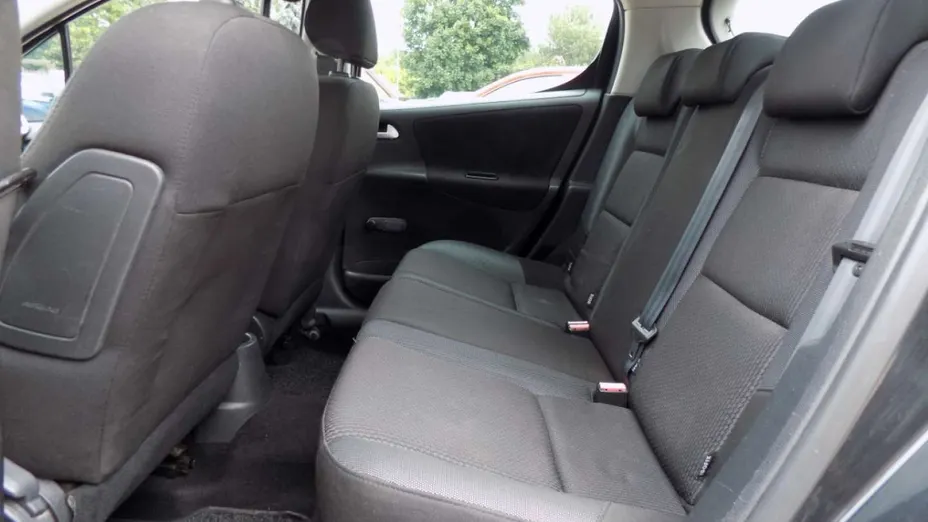 PEUGEOT 207 -