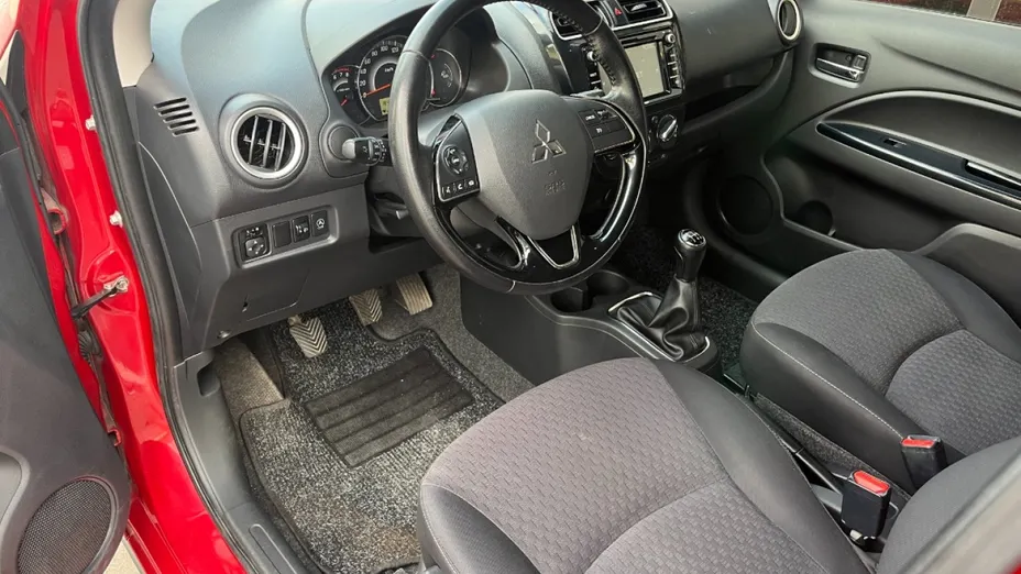 MITSUBISHI Space Star -