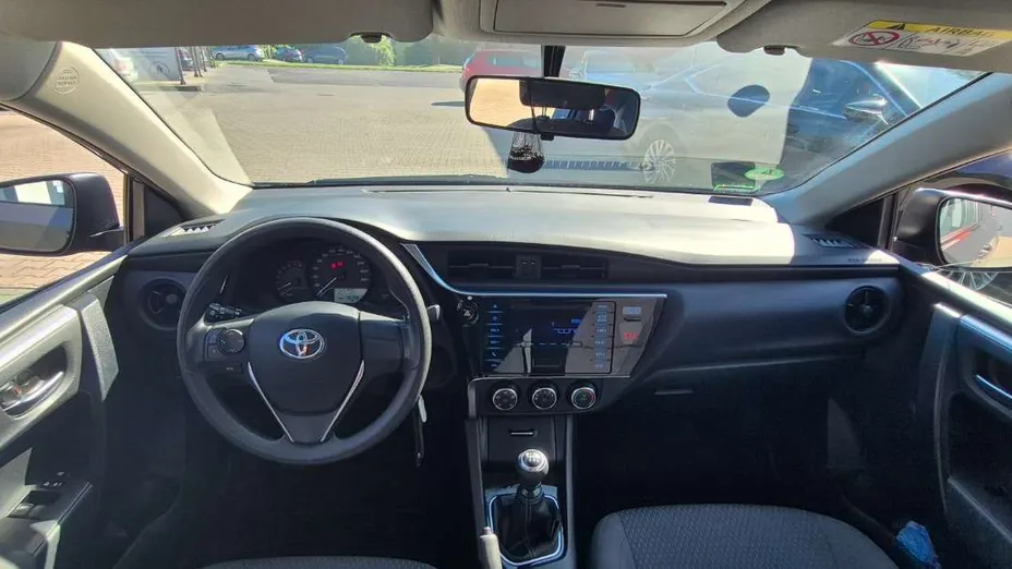 TOYOTA Corolla -