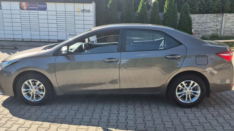 TOYOTA Corolla -