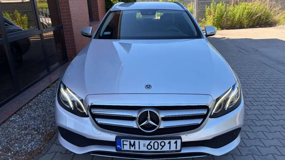 MERCEDES-BENZ E Klasa -