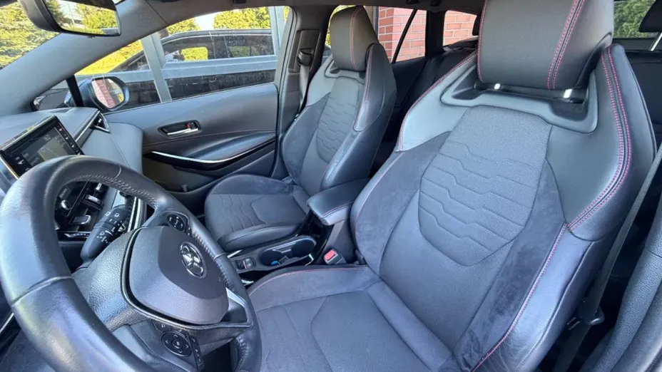 TOYOTA Corolla -