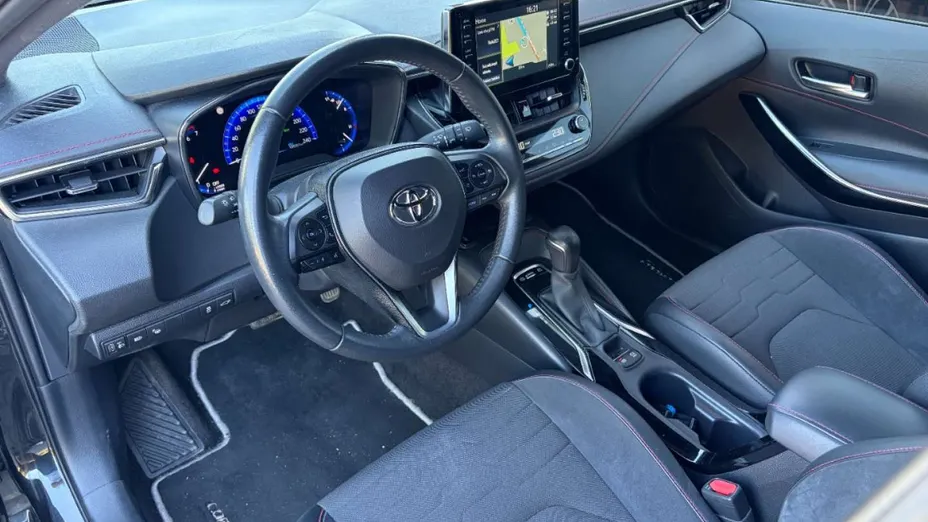 TOYOTA Corolla -