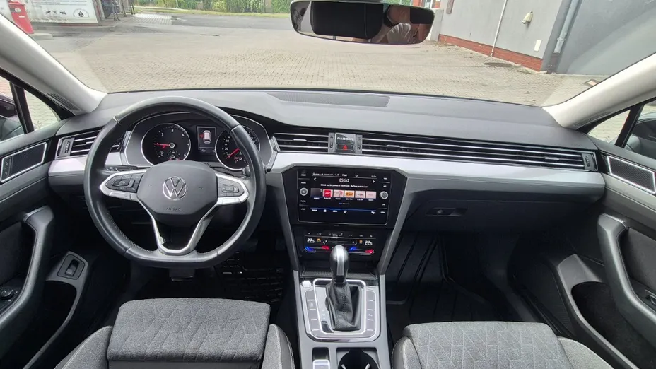 VOLKSWAGEN Passat -