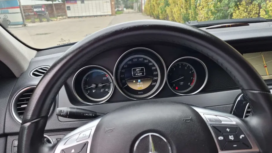 MERCEDES-BENZ C Klasa -