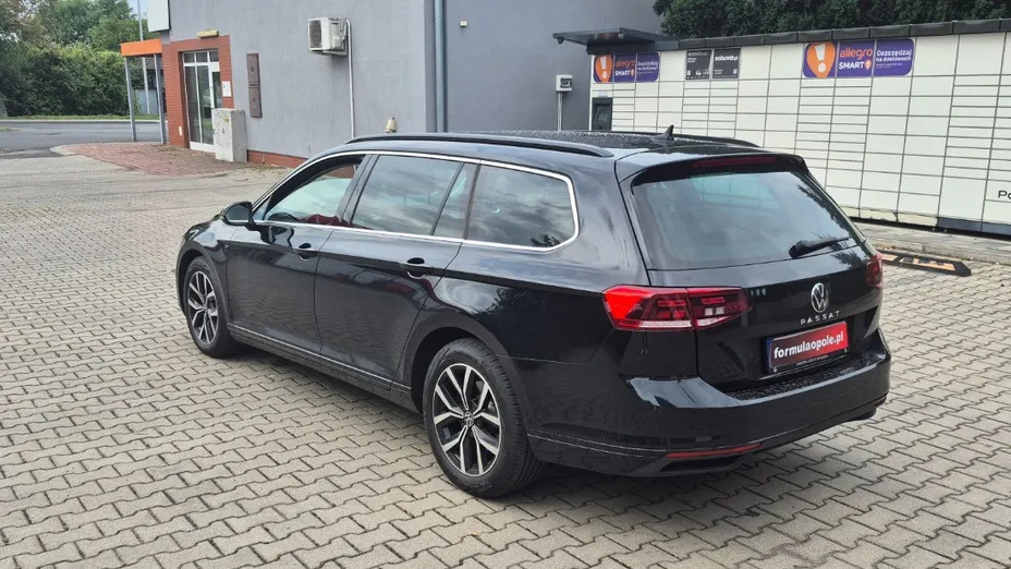 VOLKSWAGEN Passat -