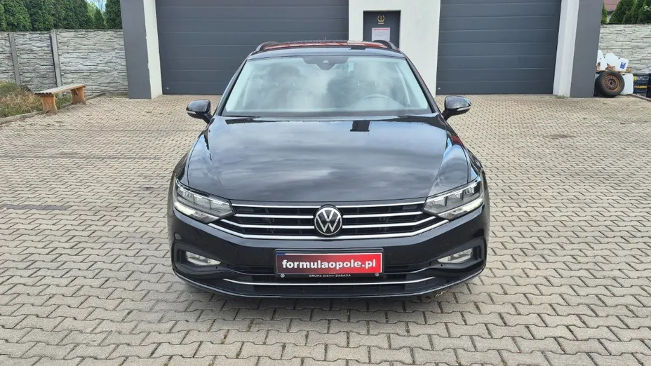 VOLKSWAGEN Passat -