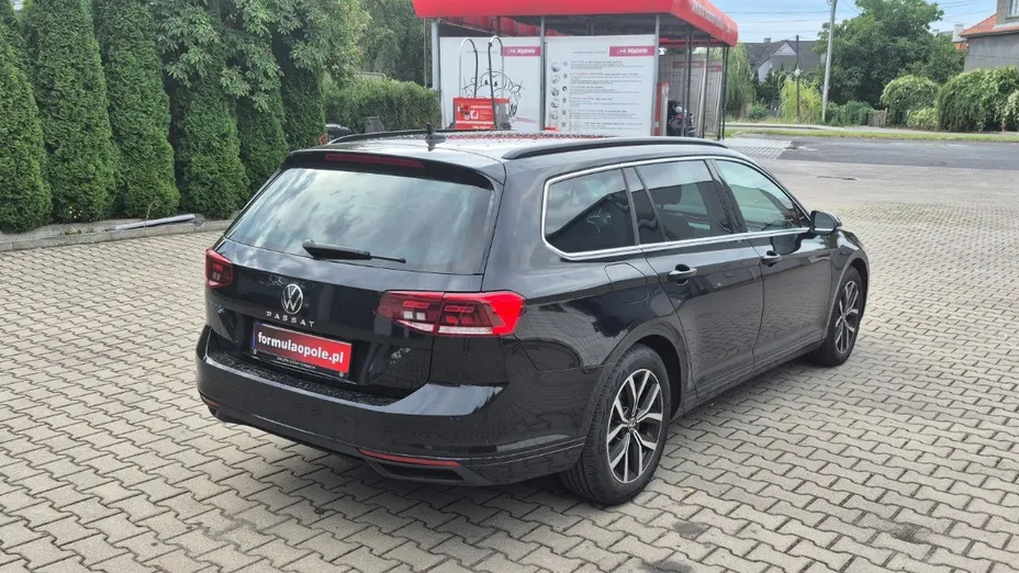VOLKSWAGEN Passat -