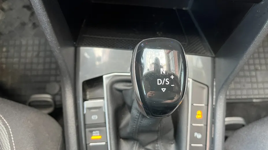 VOLKSWAGEN Tiguan -