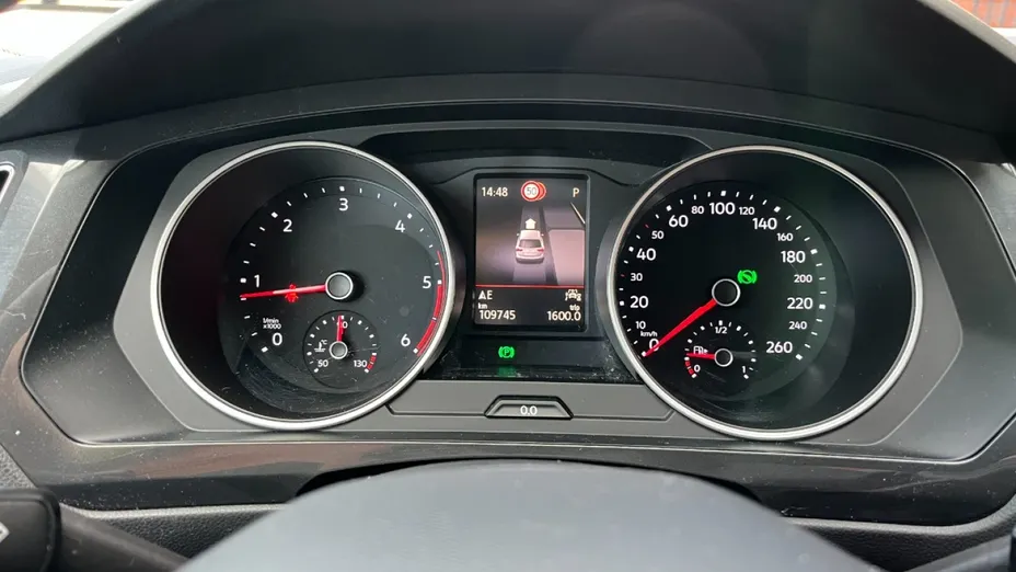 VOLKSWAGEN Tiguan -