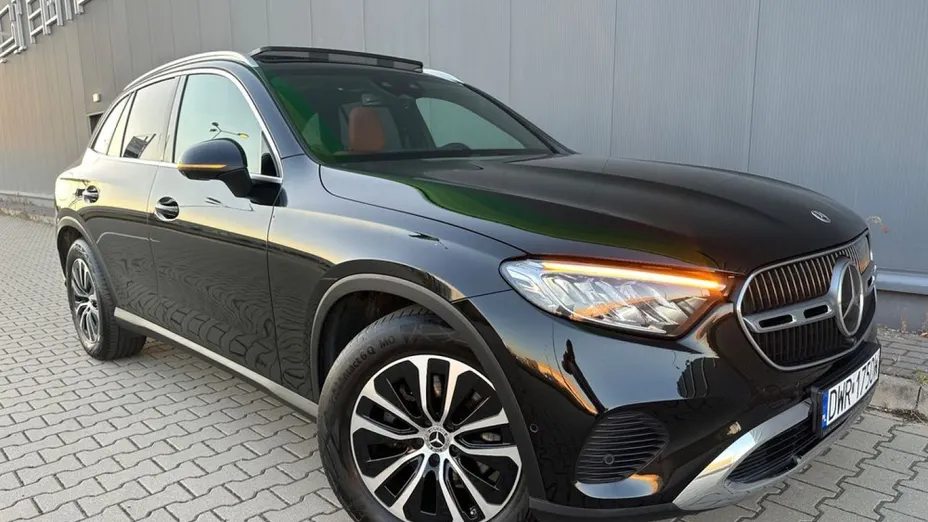 MERCEDES-BENZ GLC -