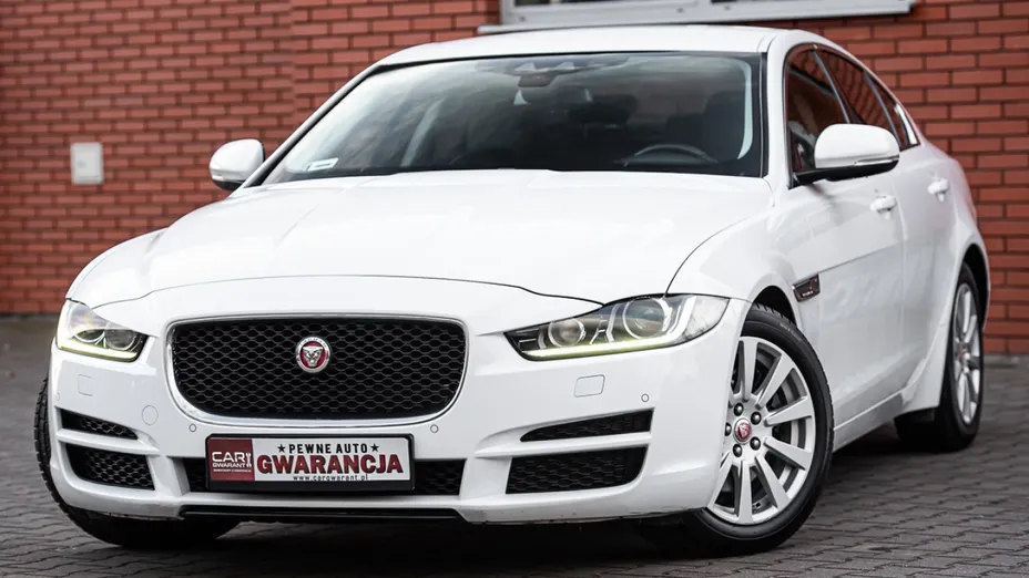 JAGUAR XE -