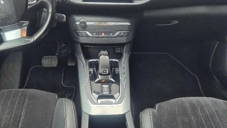 PEUGEOT 308 -