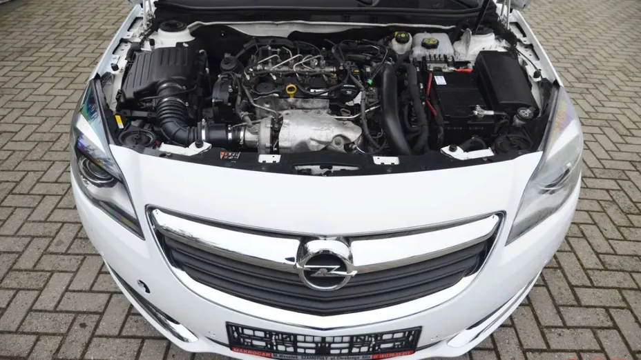 OPEL Insignia -