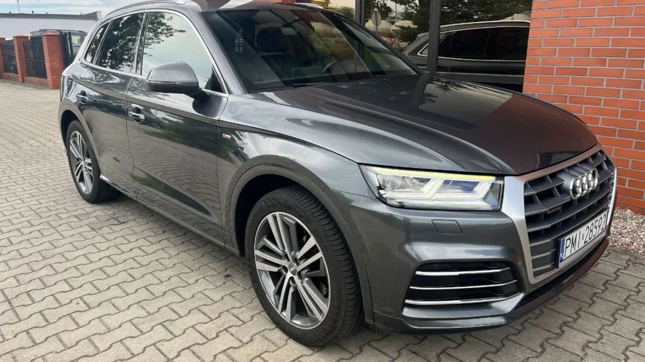 AUDI Q5 -