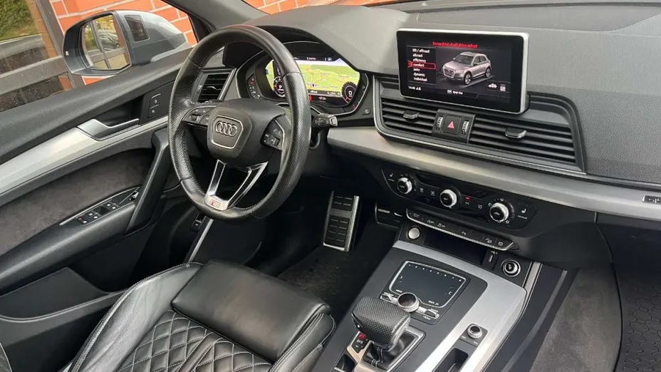 AUDI Q5 -