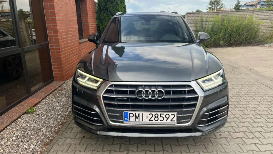 AUDI Q5 -