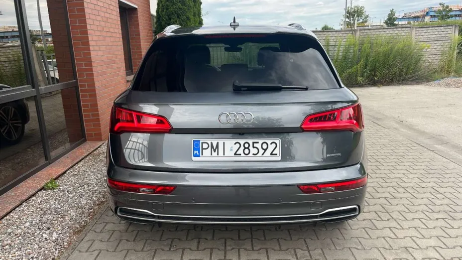AUDI Q5 -