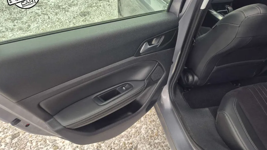 PEUGEOT 308 -
