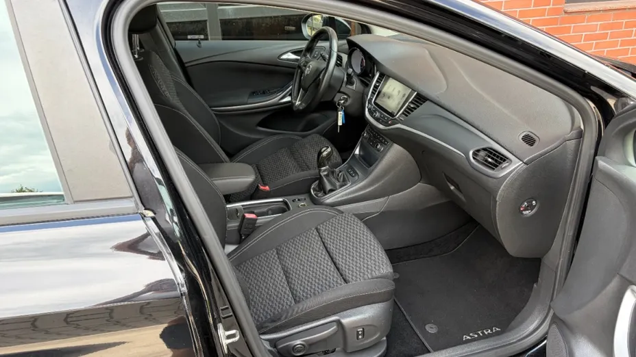 OPEL Astra -