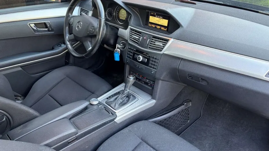 MERCEDES-BENZ E Klasa -
