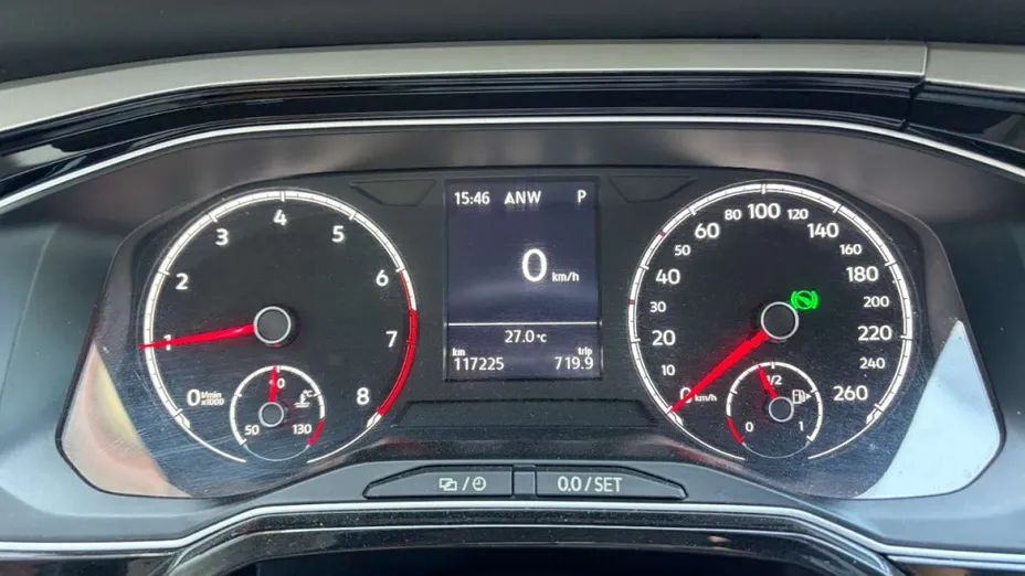 VOLKSWAGEN Polo -