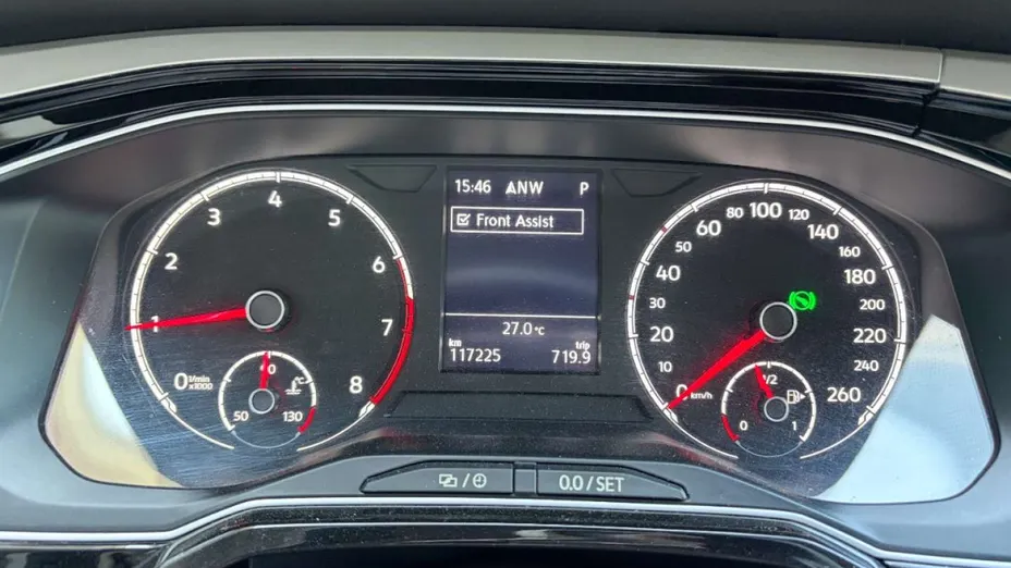 VOLKSWAGEN Polo -