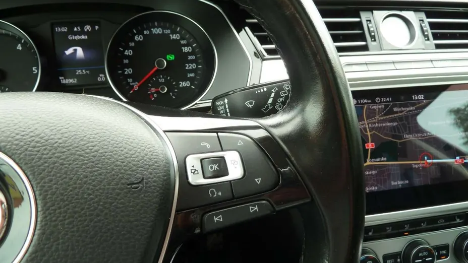 VOLKSWAGEN Passat -