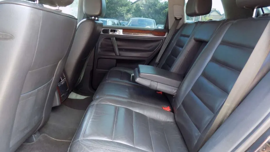 VOLKSWAGEN Touareg -
