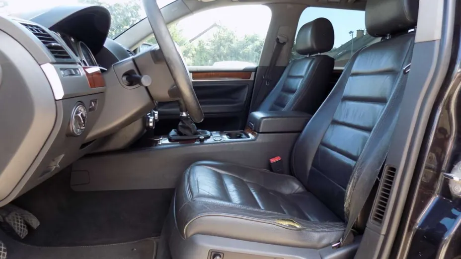 VOLKSWAGEN Touareg -