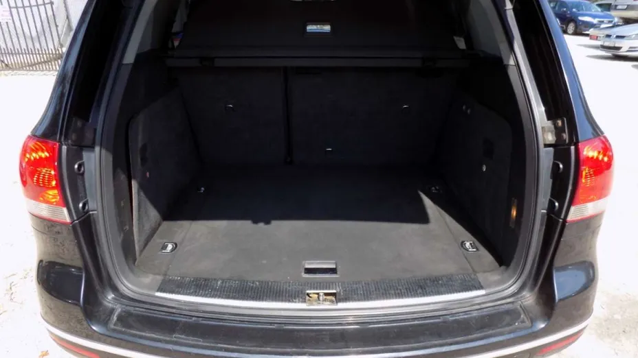 VOLKSWAGEN Touareg -