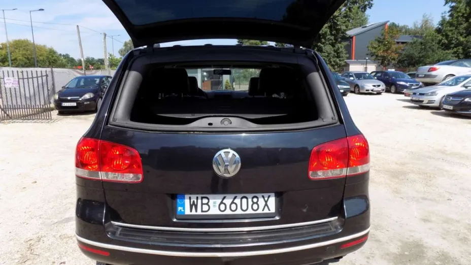 VOLKSWAGEN Touareg -