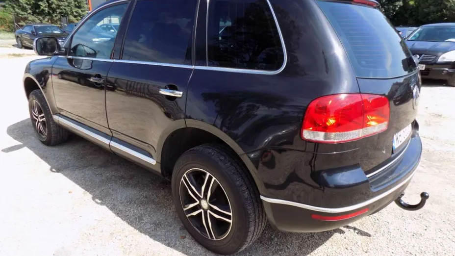 VOLKSWAGEN Touareg -