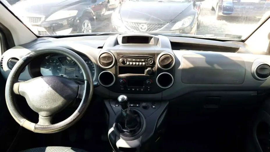 PEUGEOT Partner -